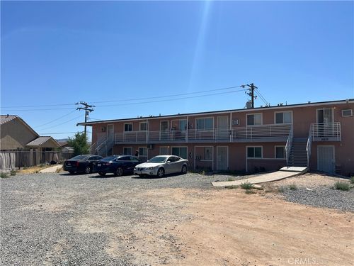15535 Broken Bow Rd, Apple Valley, CA, 92307 | Card Image