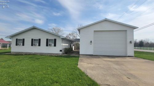 5416 E Channel Dr, Port Clinton, OH, 43452-3404 | Card Image
