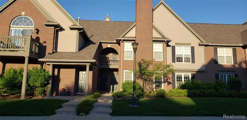 28292 Carlton Way Dr, Novi, MI, 48377-2634 | Card Image