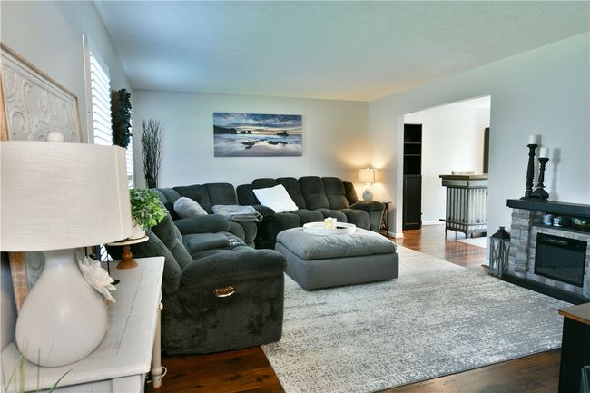 290 Shady Glen Dr, House other with 3 bedrooms, 2 bathrooms and null parking in Coraopolis PA | Image 8