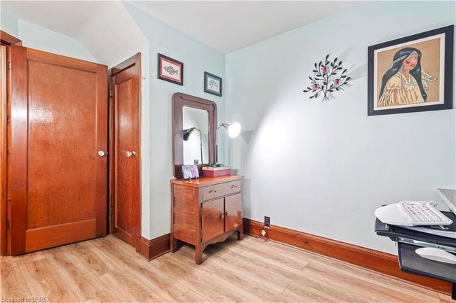 226 Charing Cross St, House other with 3 bedrooms, 1 bathrooms and 5 parking in Brantford ON | Image 21