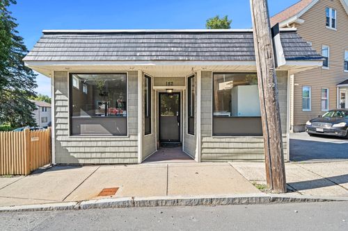 182 Myrtle St, Lynn, MA, 01905-1107 | Card Image