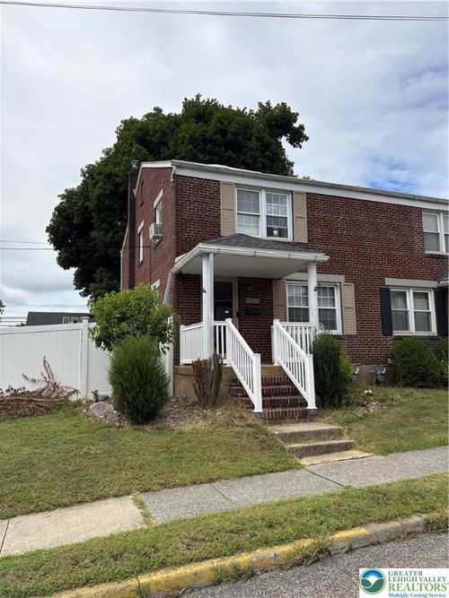 304 5th St, Whitehall, PA, 18052-6511 | Card Image