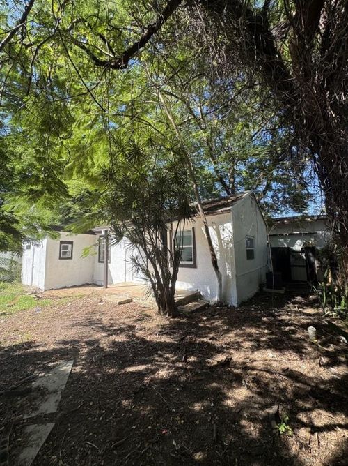 b-261 Nw 81st St, Miami, FL, 33150-2946 | Card Image