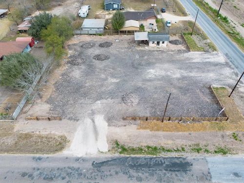 500 El Dora Rd, Alamo, TX, 78516-6863 | Card Image