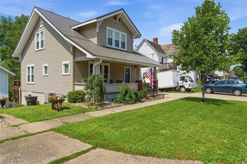 1102 Phillips St, Marietta, OH, 45750-3445 | Card Image