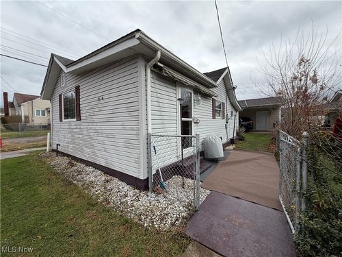 271 W 43rd St, Shadyside, OH, 43947-1009 | Card Image