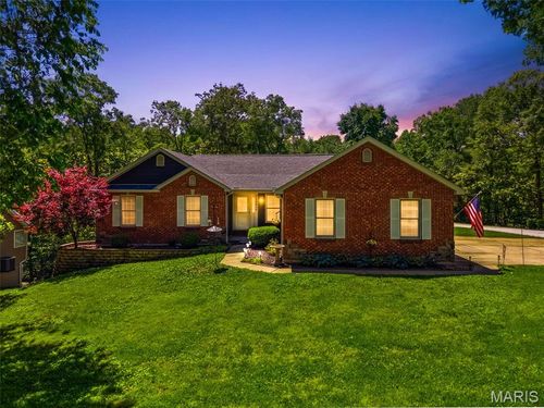6042 Richmond Dr, Hillsboro, MO, 63050-5113 | Card Image