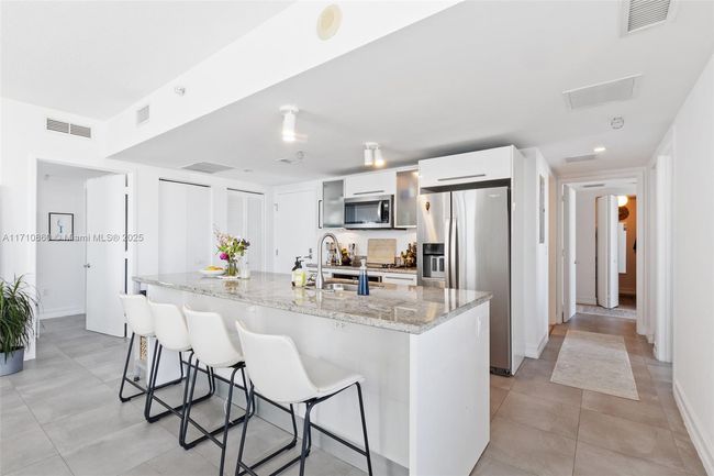 APT-3111 - 185 Sw 7 Th St, Condo with 3 bedrooms, 3 bathrooms and null parking in Miami FL | Image 11