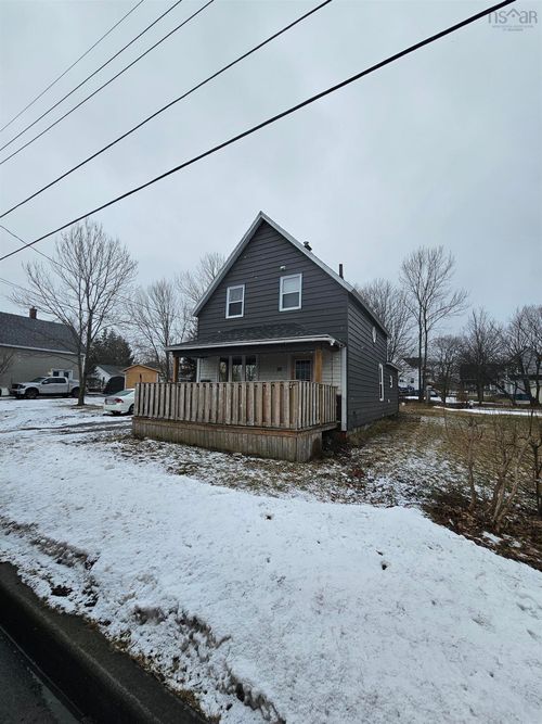 26 Windsor Ave, Sydney Mines, NS, B1V2J7 | Card Image