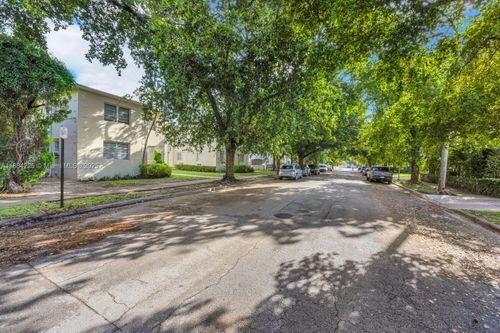 apt-2-23 Phoenetia Ave, Coral Gables, FL, 33134-3420 | Card Image