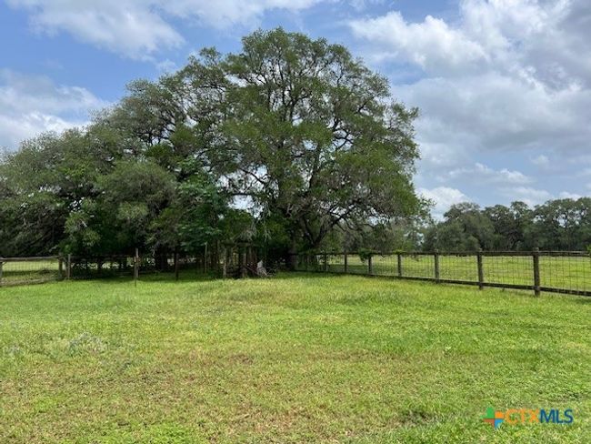 1037 Noll Rd, House other with 3 bedrooms, 3 bathrooms and null parking in Meyersville TX | Image 31