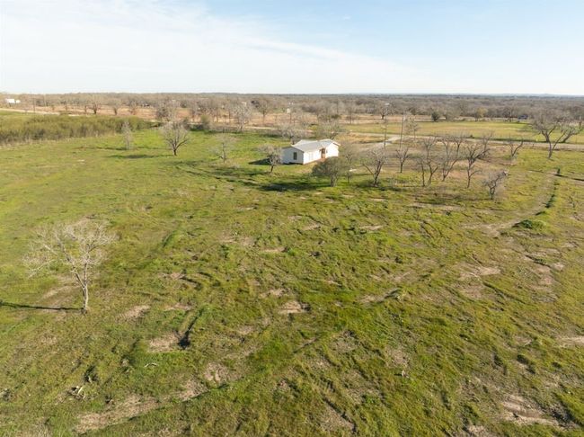 2095 Bridal Path Rd, House other with 1 bedrooms, 1 bathrooms and 100 parking in Luling TX | Image 37