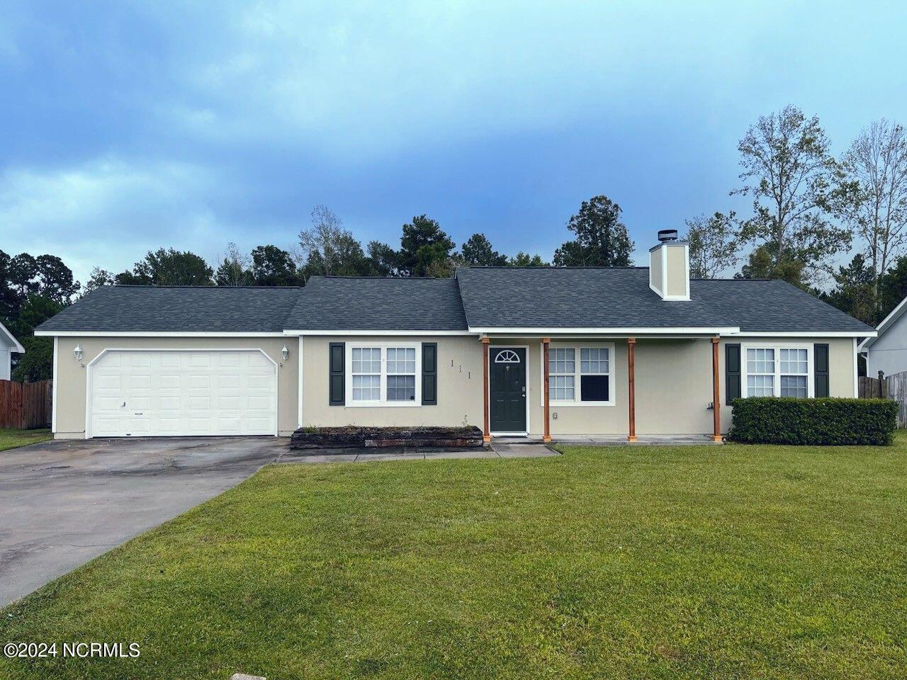 Daphne Dr, Hubert, NC 28539