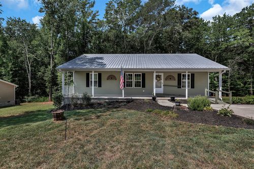 111 Jason Dr, Seneca, SC, 29678-4252 | Card Image