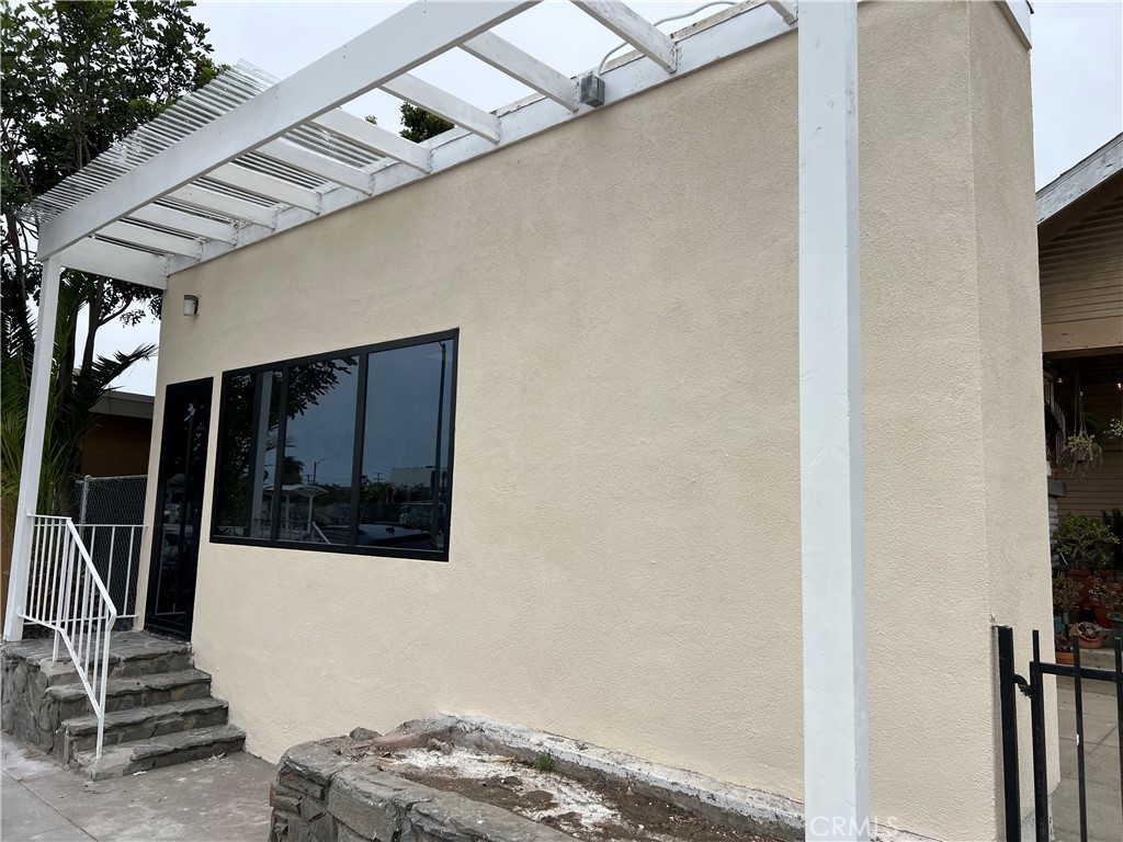 1335 Atlantic Ave, Long Beach, CA 90813-3337