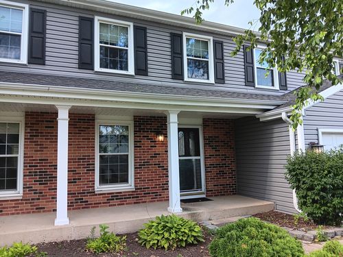 1024 Confederation Dr, Bartlett, IL, 60103-5756 | Card Image