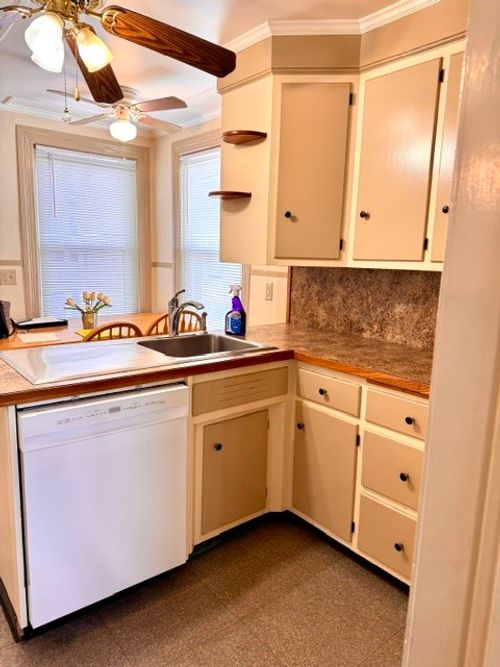 unit-2-15 Church St, Warren, RI, 02885-3153 | Card Image
