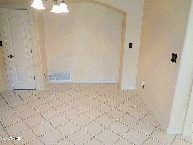 Dining Area | Image 8