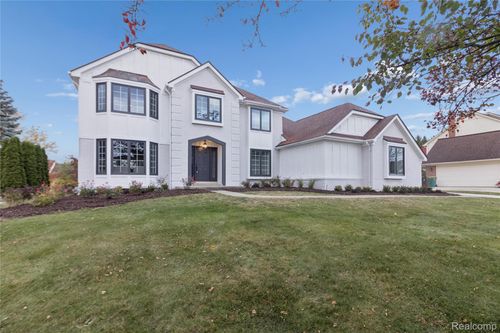 39126 Wilton Ct, Farmington Hills, MI, 48331-3904 | Card Image