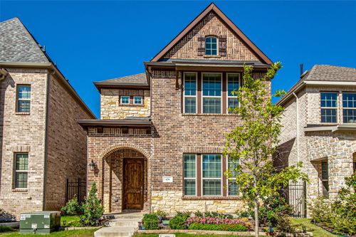 636 Courtyard Ln, Irving, TX, 75039-1251 | Card Image