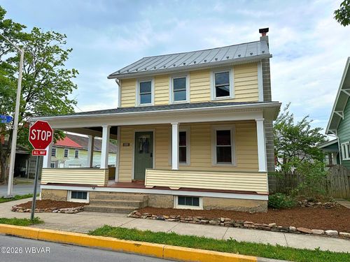 446 Walnut St, Mifflinburg, PA, 17844-1008 | Card Image