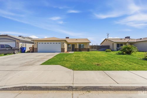 6201 Leo St, Bakersfield, CA, 93307-5376 | Card Image