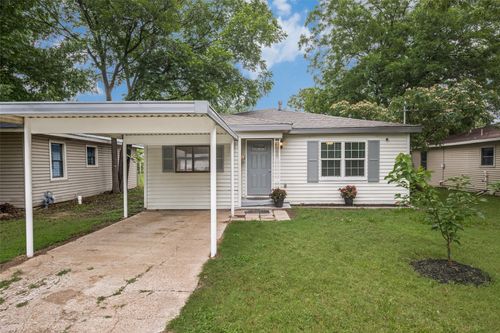 717 Small St, Bowie, TX, 76230-4406 | Card Image