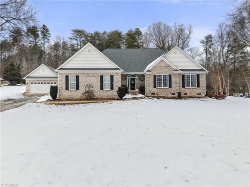 775 Serena Dr, Rural Hall, NC, 27045-9155 | Card Image