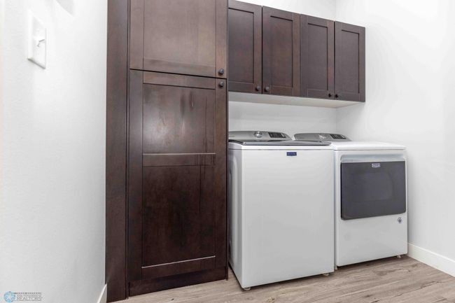 Main floor laundry room. | Image 21
