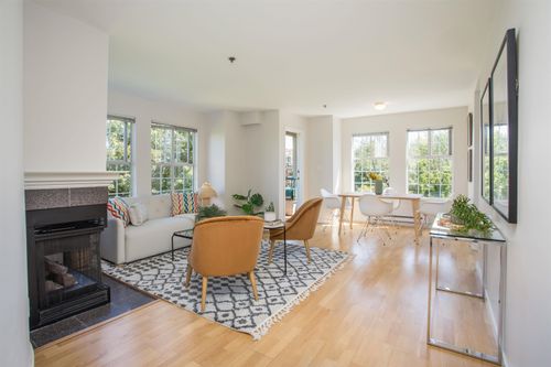301-2091 Vine St, Vancouver, BC, V6K4P7 | Card Image