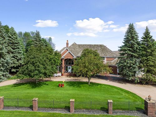 10 Apple Orchard Ct, Dellwood, MN, 55110-1200 | Card Image