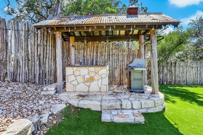 19745 Lakehurst Loop, House other with 2 bedrooms, 2 bathrooms and null parking in Spicewood TX | Image 32