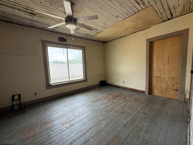 808 W 2 Nd St, House other with 5 bedrooms, 2 bathrooms and 3 parking in Weston WV | Image 9