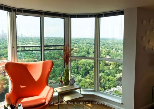 2703-8 Park Rd, Toronto, ON, M4W3S5 | Card Image
