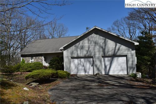 193 Deer Park Ln, Sparta, NC, 28675-8432 | Card Image