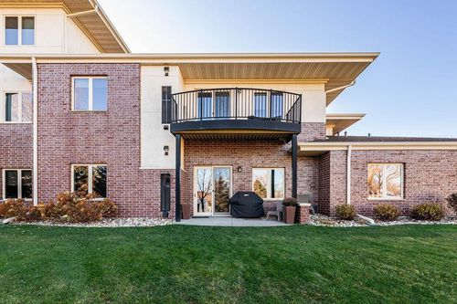 unit-103-3200 11th St S, Fargo, ND, 58104-4602 | Card Image