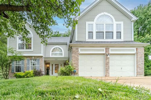 1576 Englebrook Dr, Wildwood, MO, 63011-2093 | Card Image