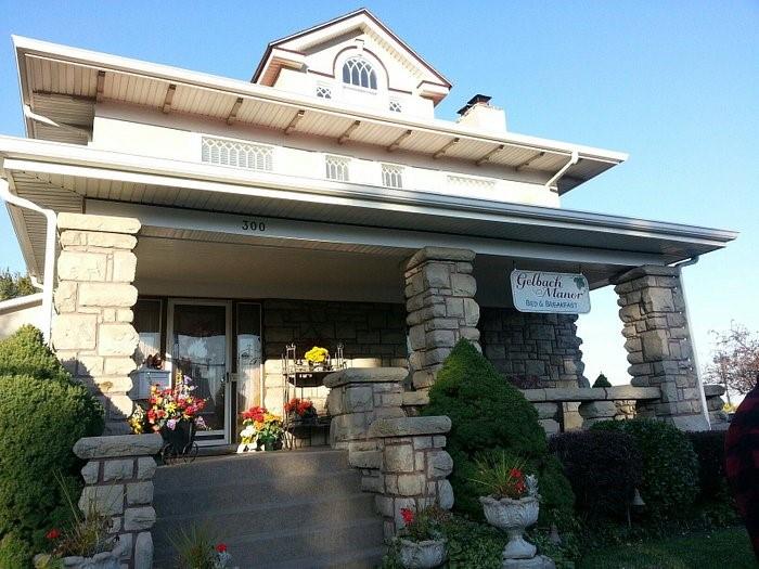 Holden St, Warrensburg, MO 64093