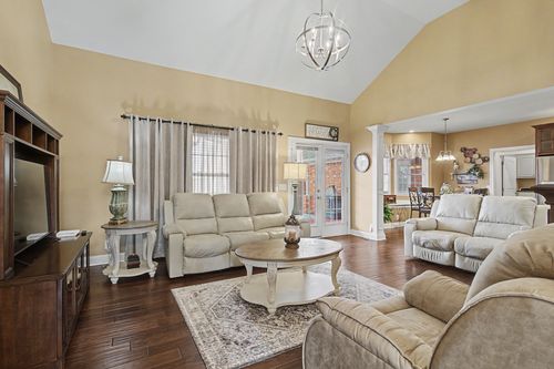 117 Bloomsbury Dr, Portland, TN, 37148-2053 | Card Image