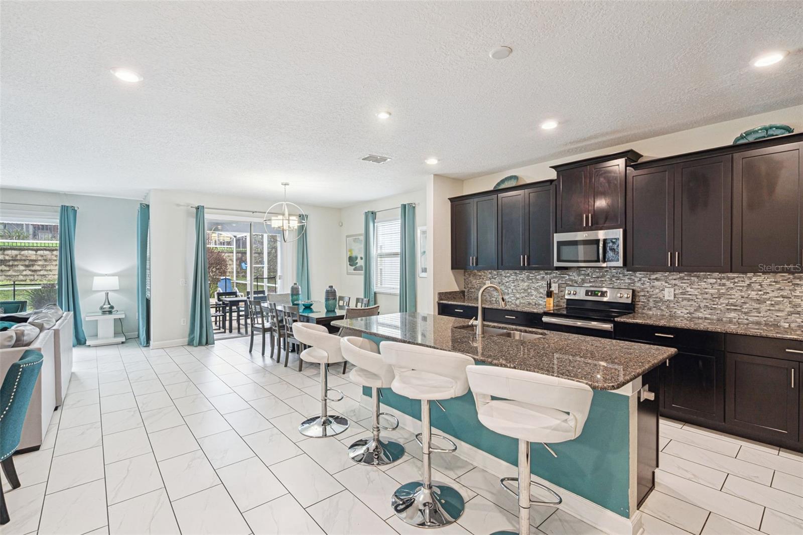 Residential in DAVENPORT 5
