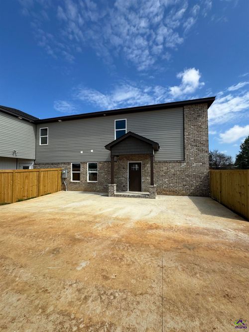 252 Beau Claire Cir, Byron, GA, 31008-3352 | Card Image