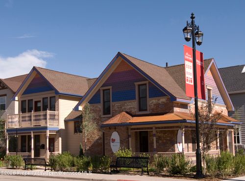 711 Main St, Carbondale, CO, 81623-1936 | Card Image