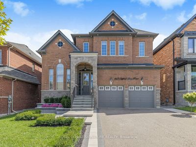 613 Clifford Perry Pl, House other with 4 bedrooms, 4 bathrooms and 6 parking in Newmarket ON | Image 2