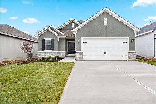 15301 W 173rd Ter, Olathe, KS, 66062-7145 | Card Image