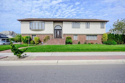159 National Blvd, Long Beach, NY, 11561-3324 | Card Image