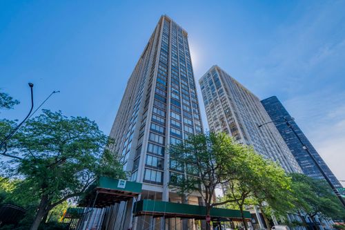 2509-5455 N Sheridan Rd, Chicago, IL, 60640-7438 | Card Image