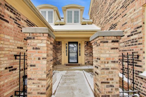 26 The Court Of Island Pt, Northbrook, IL, 60062-3210 | Card Image