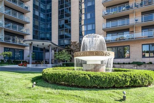 apt-605-4545 Wornall Rd, Kansas City, MO, 64111-3215 | Card Image