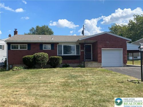 2216 Allwood Dr, Bethlehem, PA, 18018-1304 | Card Image